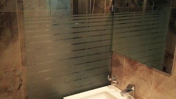 Chậu rửa trong phòng tắm