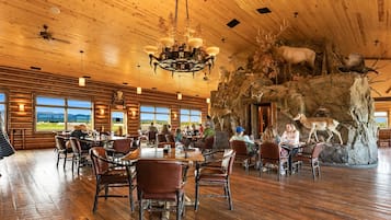 Breakfast, lunch and dinner served