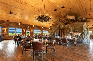 Breakfast, lunch and dinner served