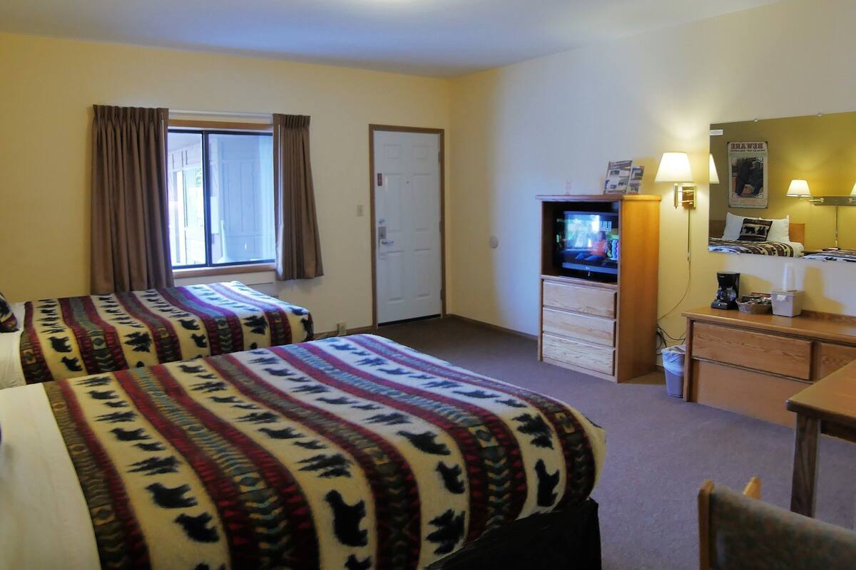 WiFi (free), bed sheets