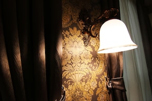 Deluxe Quadruple Room, 2 Double Beds | Down comforters, desk, blackout drapes, bed sheets - Liho Hotel - Hankou (Taipei)