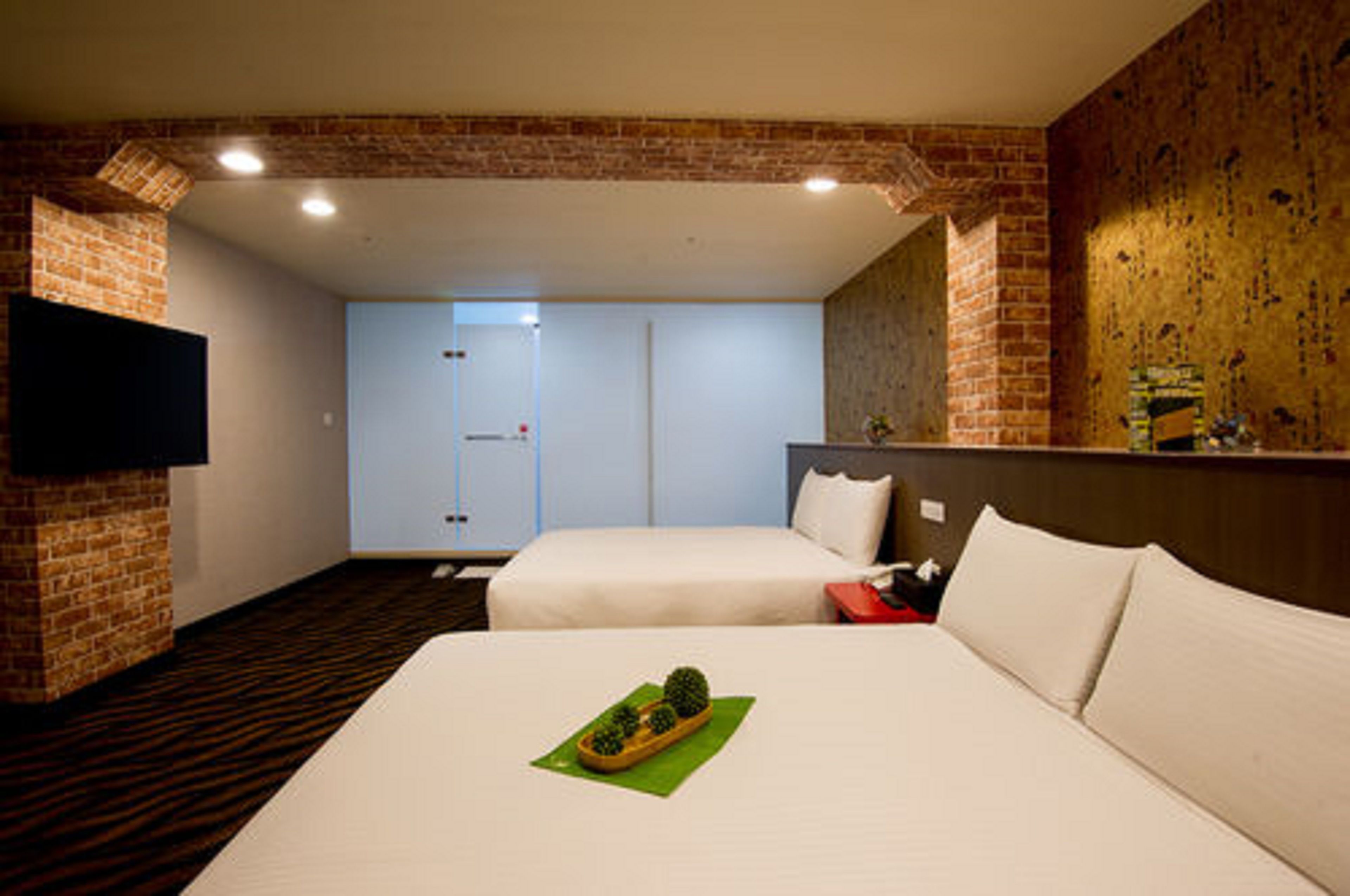 Caja de seguridad en la habitación y decoración personalizada 