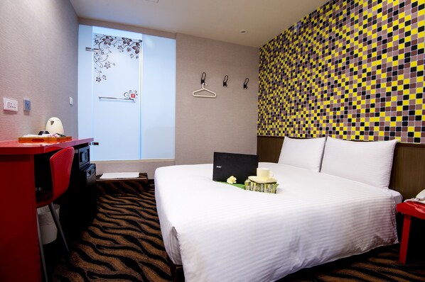 Habitación estándar, 1 cama matrimonial | Caja de seguridad en la habitación y decoración personalizada 