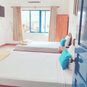 Minibar, desk, blackout curtains, free WiFi