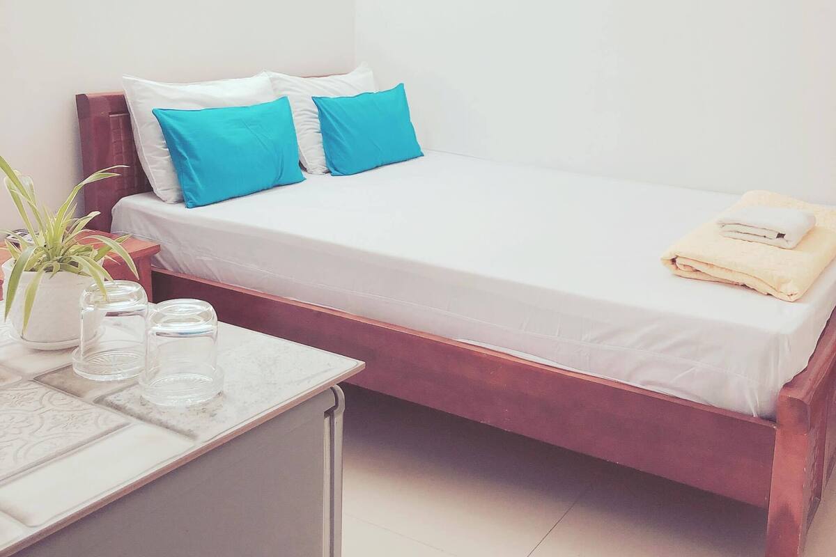 Room, 1 Twin Bed | Minibar, desk, blackout drapes, free WiFi