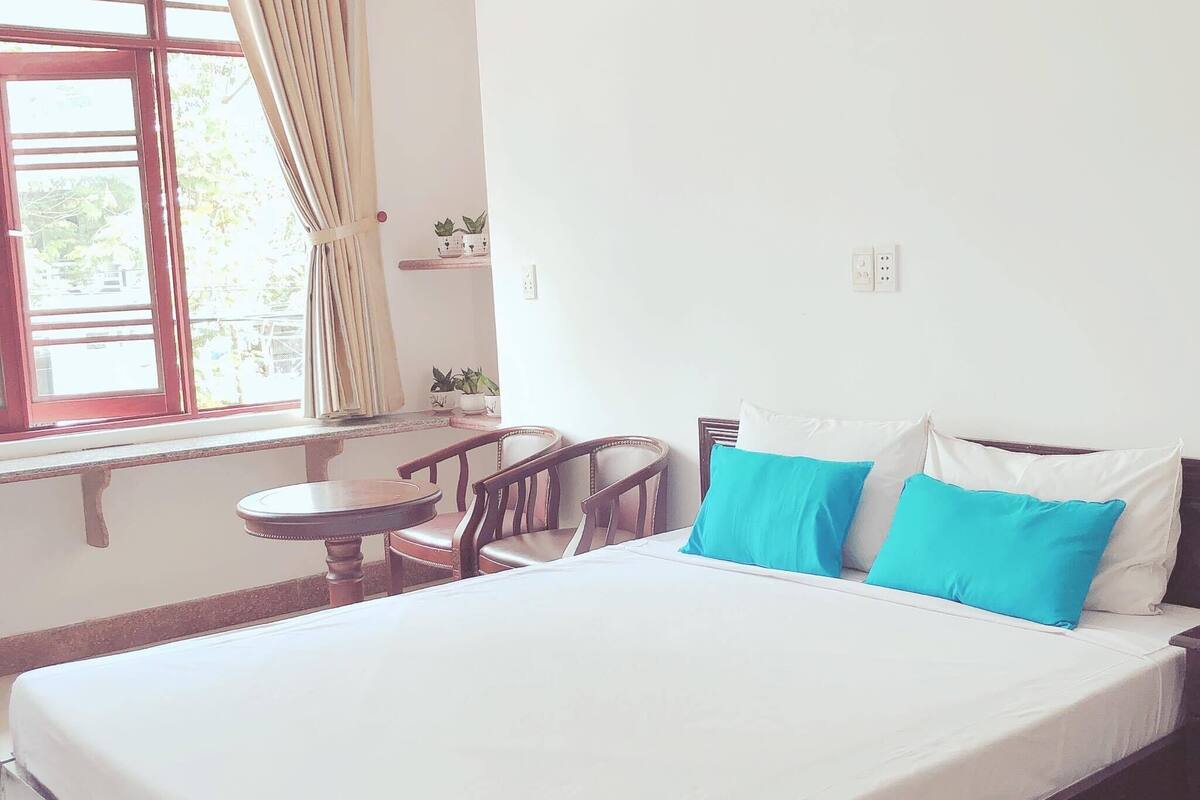 Room, 1 Double Bed | Minibar, desk, blackout drapes, free WiFi