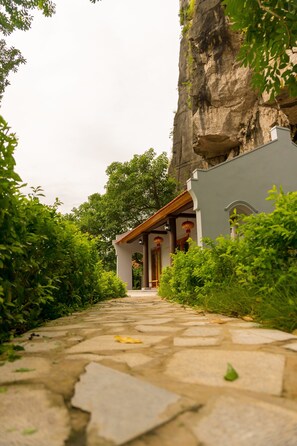 View from property - Mua Caves Ecolodge (Hoa Lu)