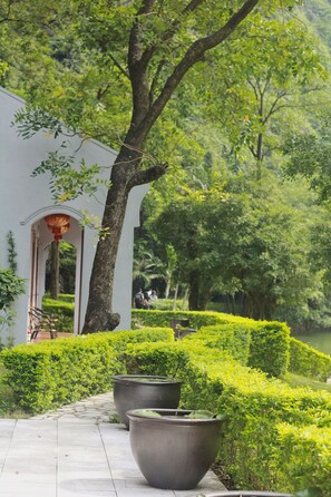 Property grounds - Mua Caves Ecolodge (Hoa Lu)