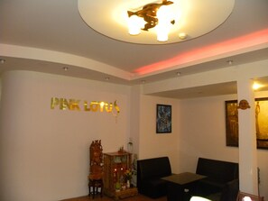 Interior entrance - Pink Lotus Hotel (Da Nang)