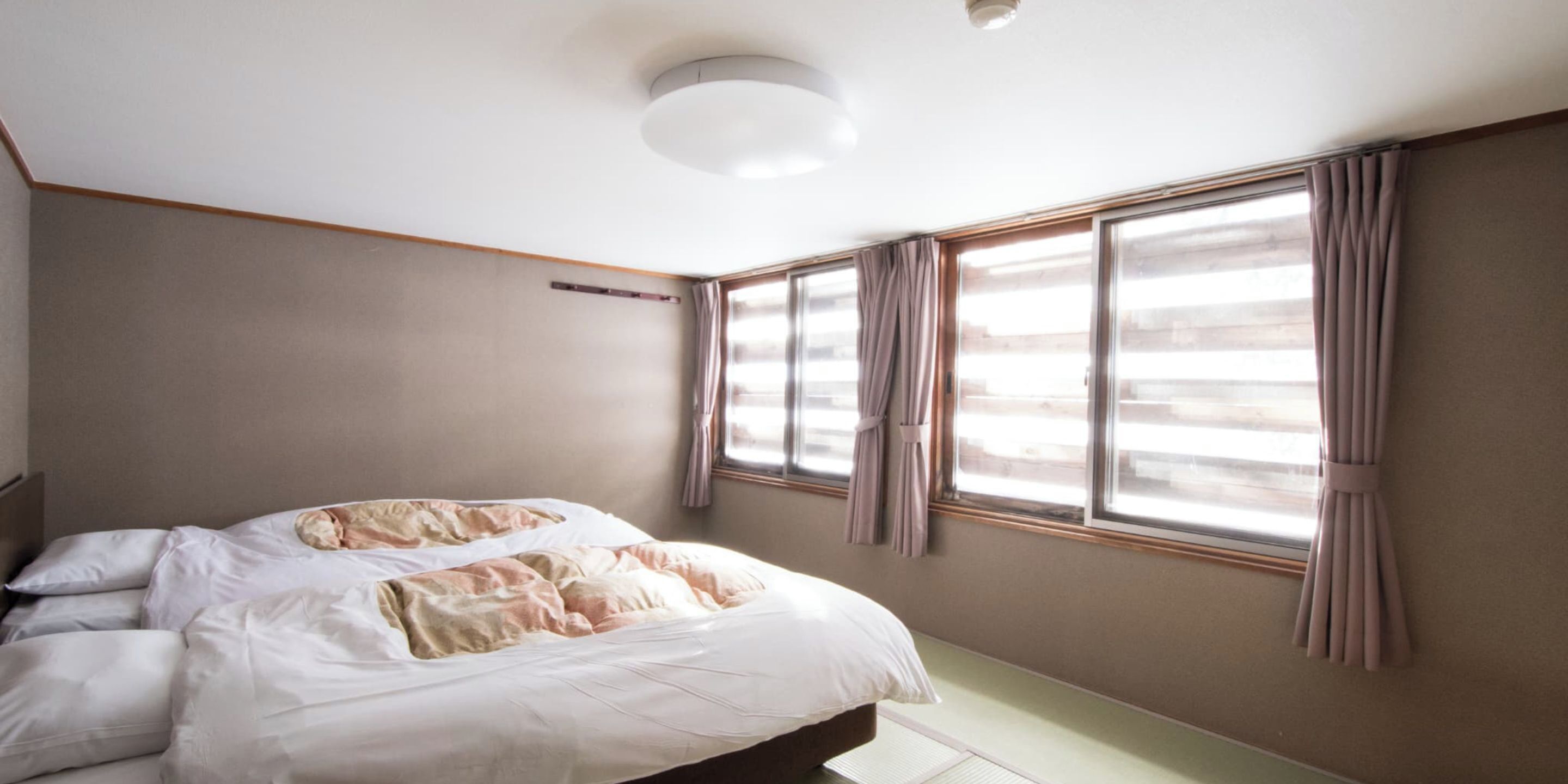 Quarto duplo standard (Japanese Style for 2 pax, No Wifi) | Cofres nos quartos