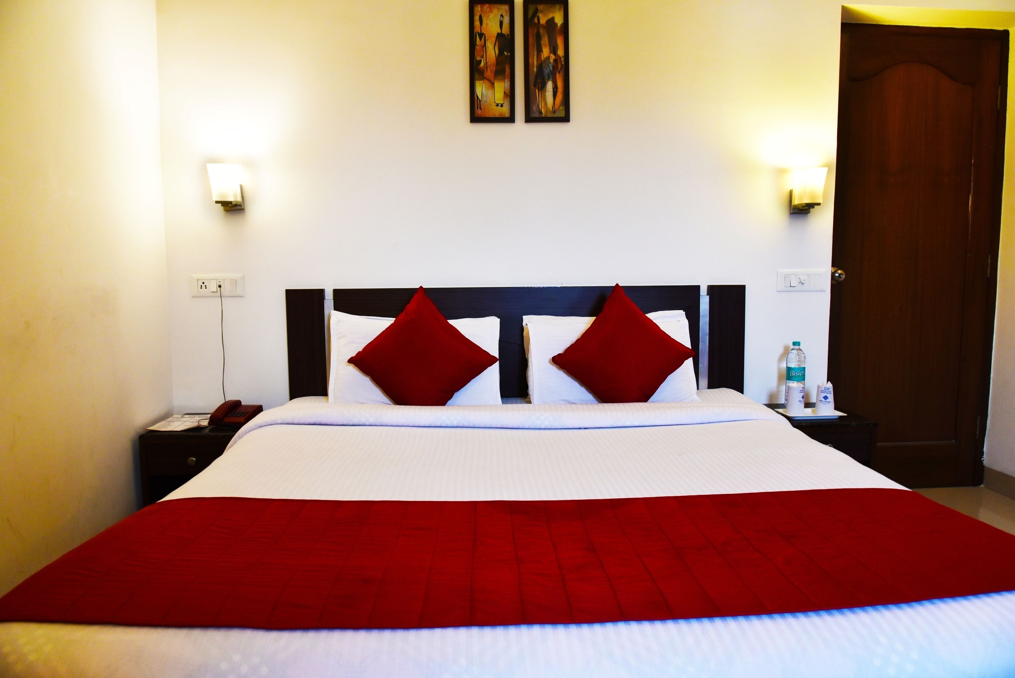 Superior Twin Room, 1 Double Bed | Iron/ironing board, free WiFi, bed sheets