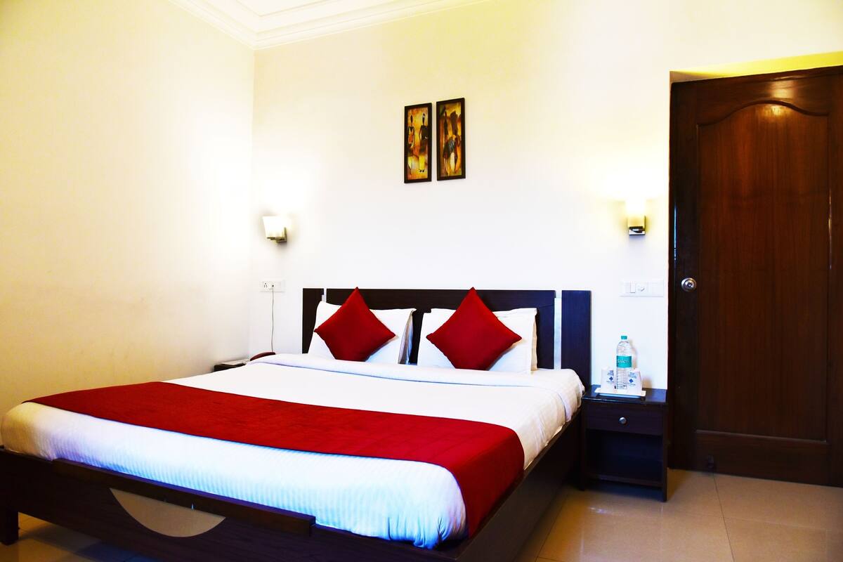 Superior Twin Room, 1 Double Bed | Iron/ironing board, WiFi (free), bed sheets