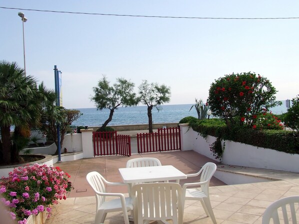 Se sirven desayunos, comidas, cenas y cocina local 