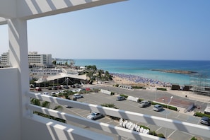Departamento, 1 habitación, vista al mar | Terraza o patio