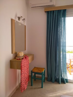 Soundproofing, free cots/infant beds, free WiFi - Calypso Hotel (Sfakia)