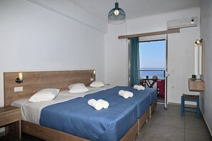 Triple Room | Soundproofing, free cribs/infant beds, free WiFi - Calypso Hotel (Sfakia)