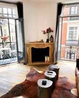 1 Schlafzimmer, italienische Bettbezüge von Frette, Daunenbettdecken