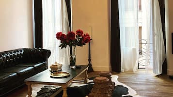 Suite Quadruple | 1 bedroom, Frette Italian sheets, down comforters, Select Comfort beds