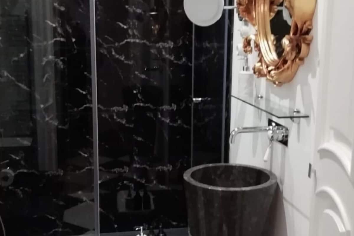 suite quadruple | bathroom | shower, free toiletries, hair dryer, bidet