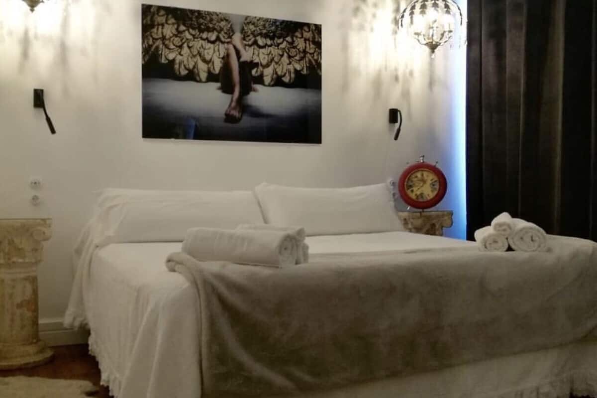 1 bedroom, frette italian sheets, down duvets, select comfort beds