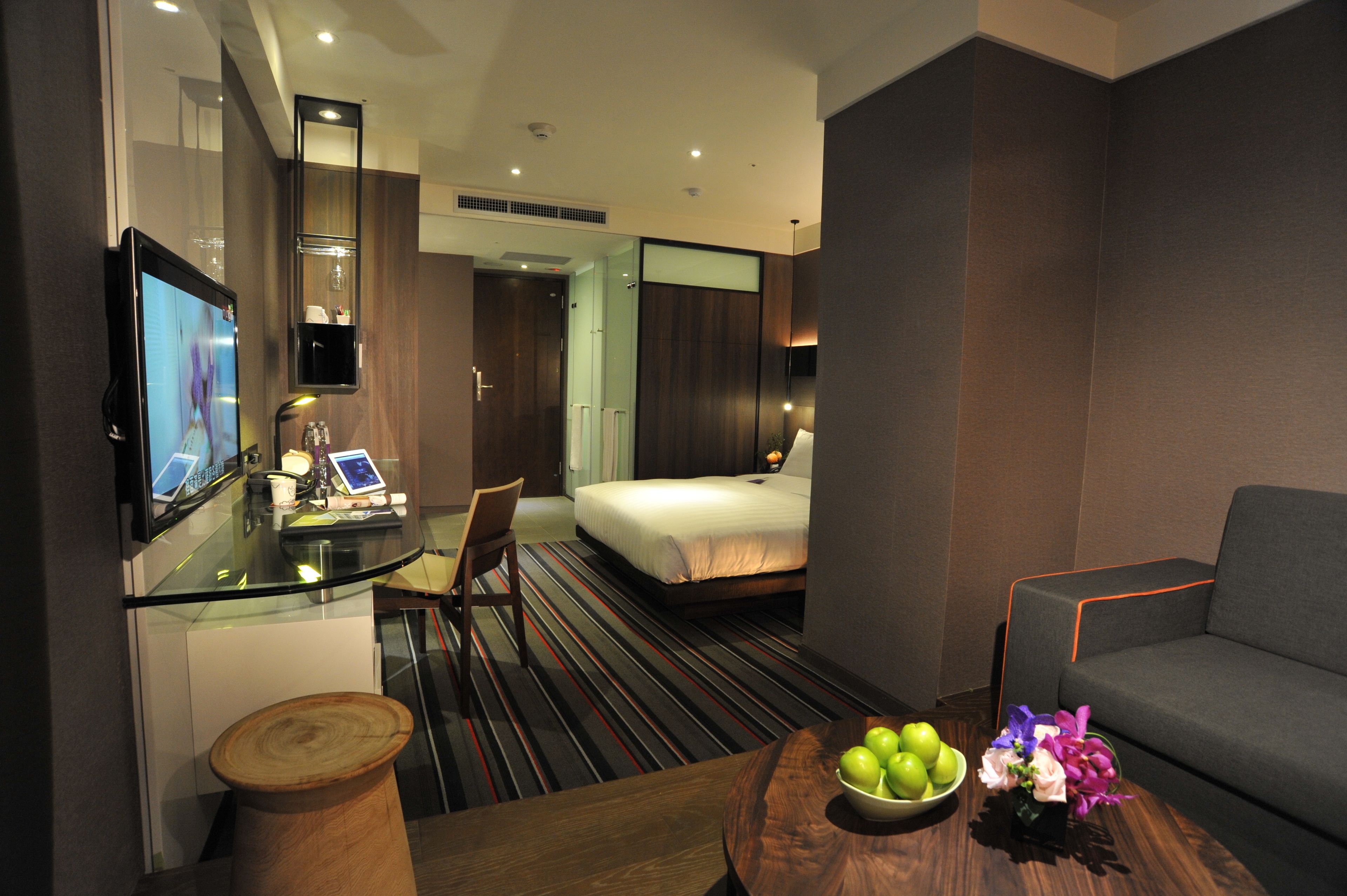 executive suite, 1 double bed | 1 bedroom, down duvets, in-room safe, desk