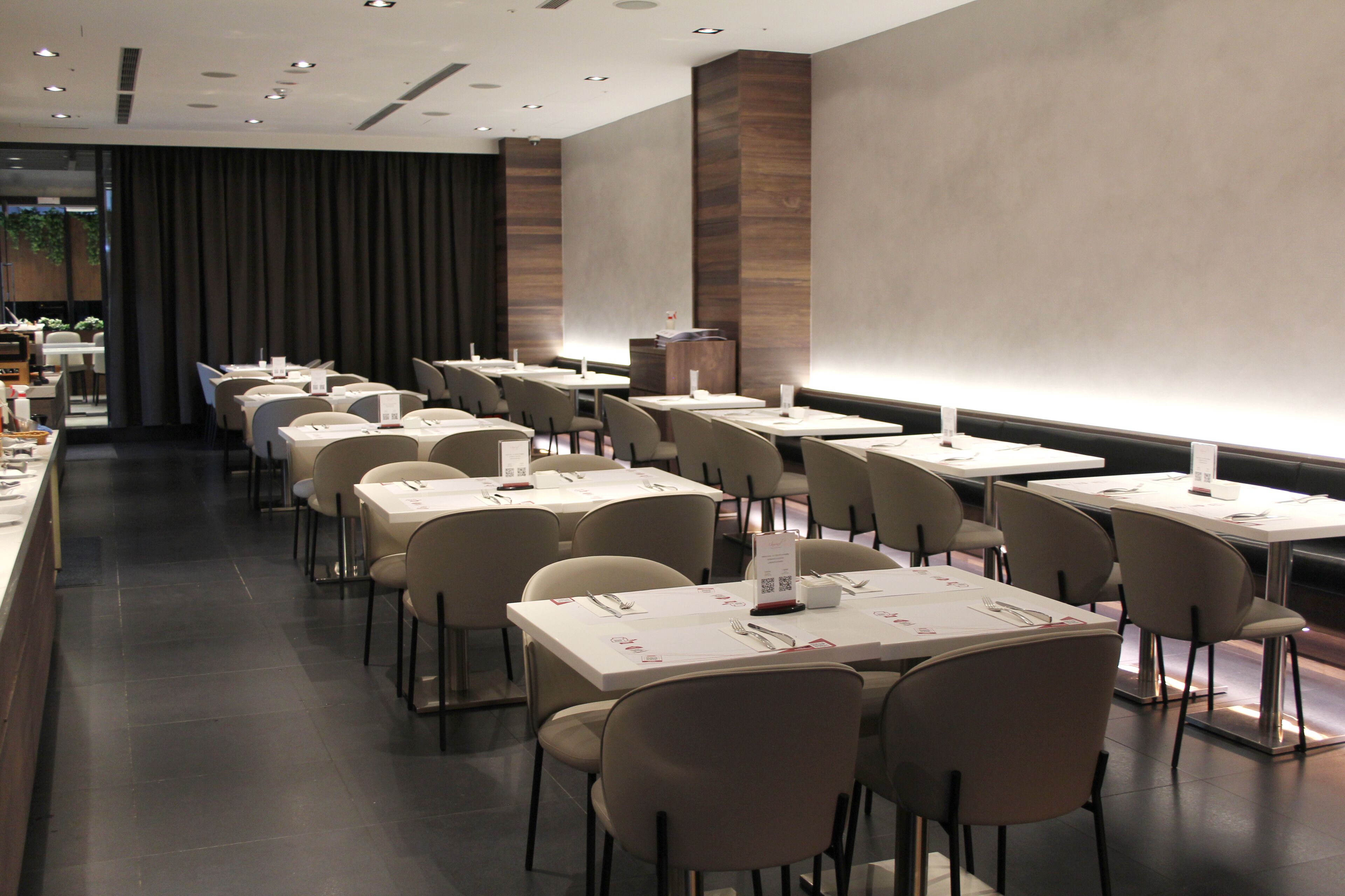 breakfast and lunch served