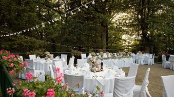 Frühstück, Mittagessen, Abendessen, lokale und internationale Küche