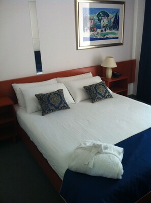 Kamar Double, teras, tepi pantai | Ruang keluarga | TV