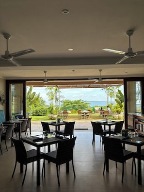 Daily buffet breakfast (PHP 480 per person)