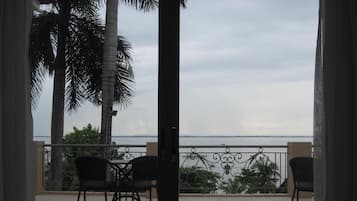 Ocean Room with 1 King Bed | 客房景觀