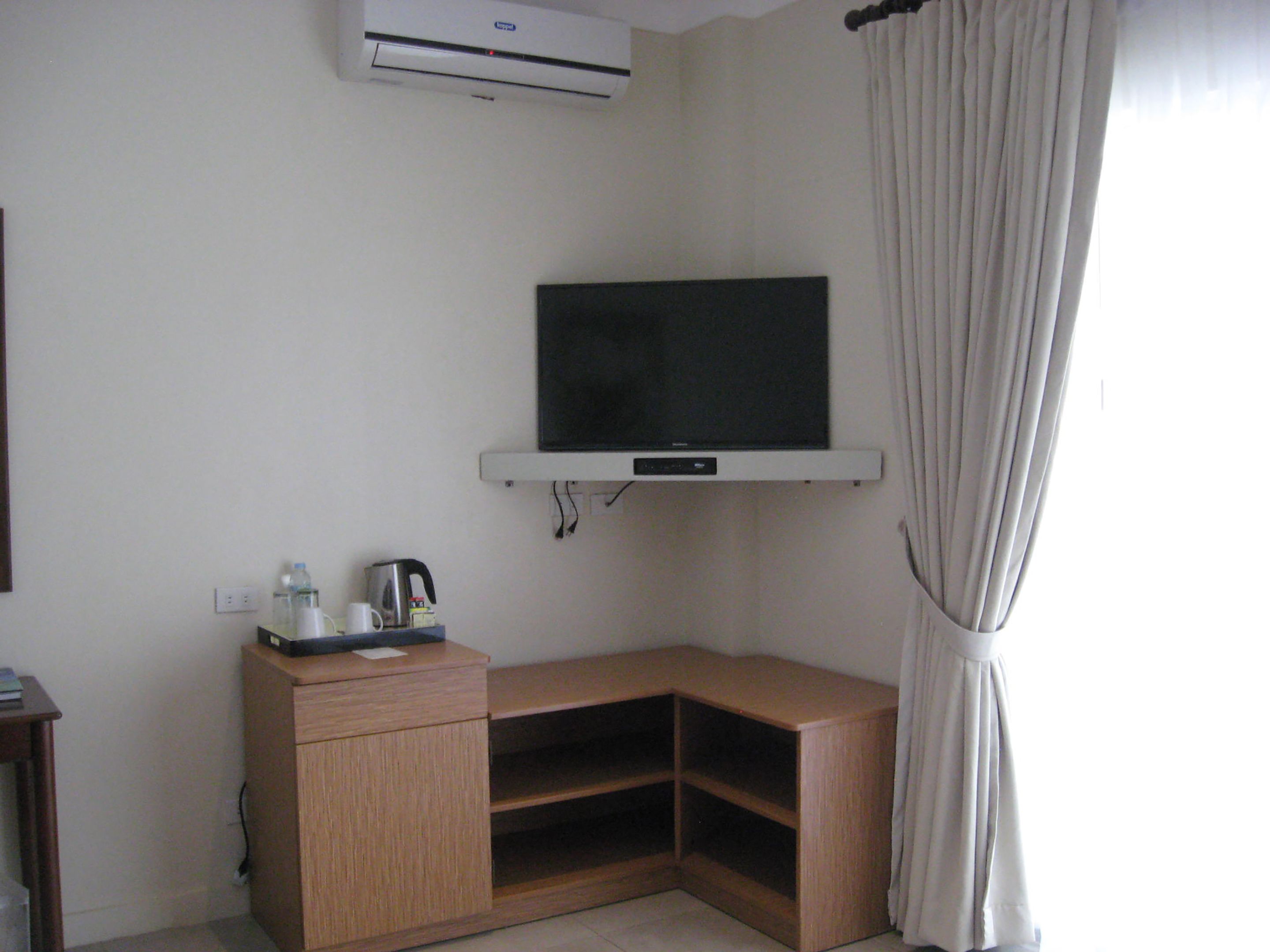 ocean room with 1 king bed | room amenity