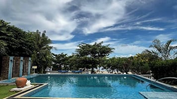 Outdoor pool, pool loungers