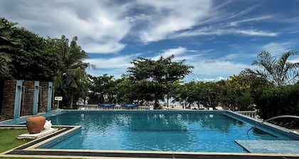 Chateau By The Sea