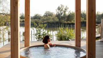 Sauna, soins corporels, enveloppements corporels, gommages corporels