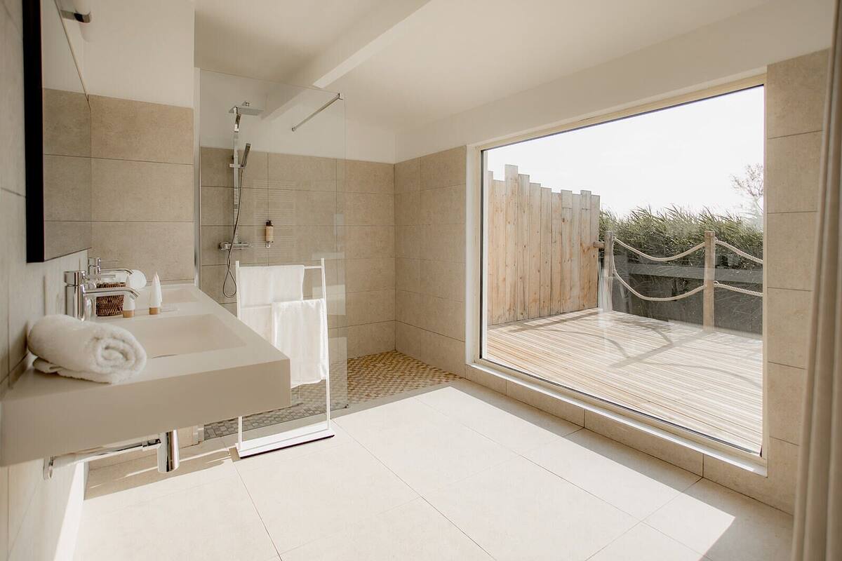 Zimmersafe, individuell dekoriert, Verdunkelungsvorhänge