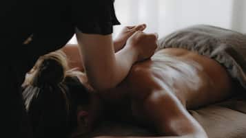 Sauna, body treatments, body wraps, body scrubs, facials