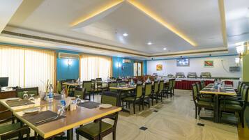 2 restaurants, Indian cuisine