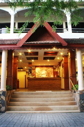 入住/退房自助服務機