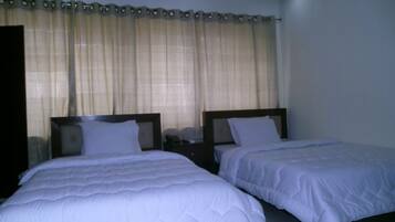 Deluxe Twin Room, 1 Bedroom | Peti besi dalam bilik, Wi-fi percuma