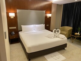 华丽单人房, 1 张单人床 | 迷你吧、特色装修、特色家居、办公桌