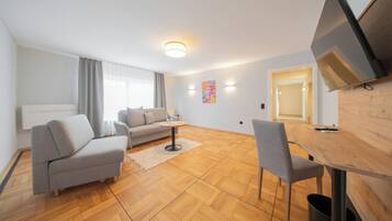 Familienapartment | 1 Schlafzimmer, hochwertige Bettwaren, Zimmersafe, Schreibtisch