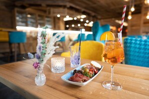 Bar (on property) - Hotel Adler (Ehingen)
