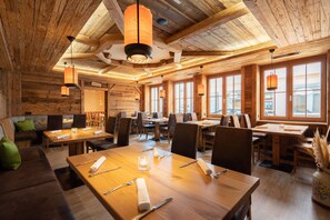 S'hi serveixen dinars, sopars i plats de cuina alemanya 
