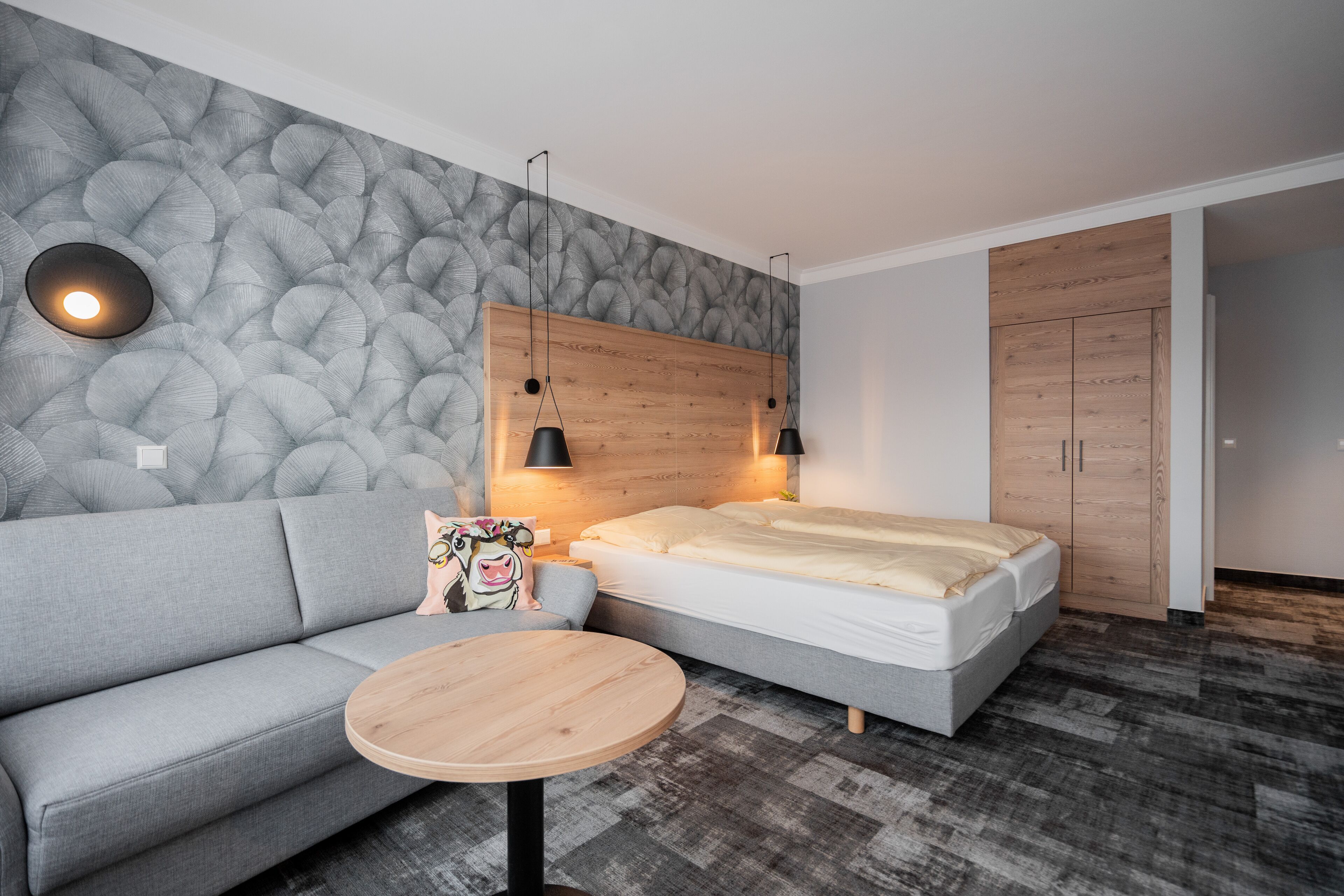 quadruple room | 1 bedroom, hypo-allergenic bedding, in-room safe, desk