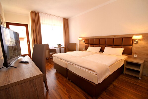 Hochwertige Bettwaren, Babybetten, Zustellbetten, kostenloses WLAN