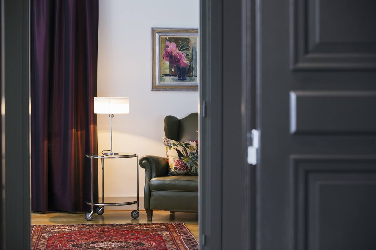 single room | 1 bedroom, desk, blackout curtains, iron/ironing board