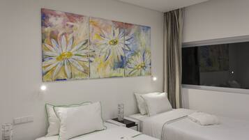 1 bedroom, in-room safe, desk, blackout drapes