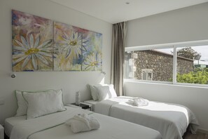 1 bedroom, in-room safe, desk, blackout curtains