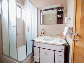 Junior Apartment, 1 Bedroom, Balcony, Sea View | Bathroom | Shower, free toiletries, hair dryer, slippers - Hotel Petrovac (Petrovac)