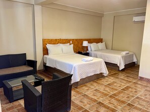 Caja de seguridad en la habitación, wifi gratis y ropa de cama 